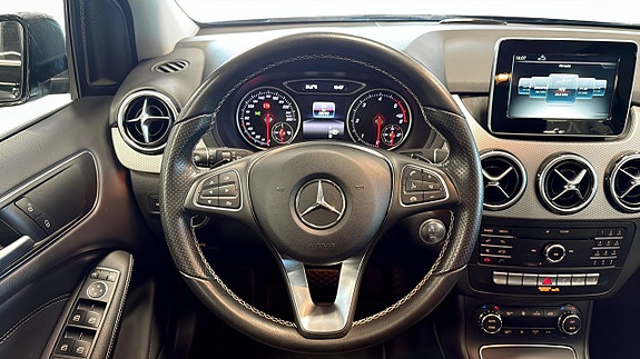 Mercedes-Benz B200 d 12 of 26