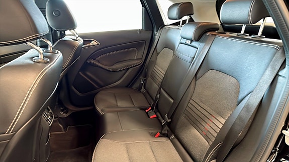Mercedes-Benz B200 d 14 of 26