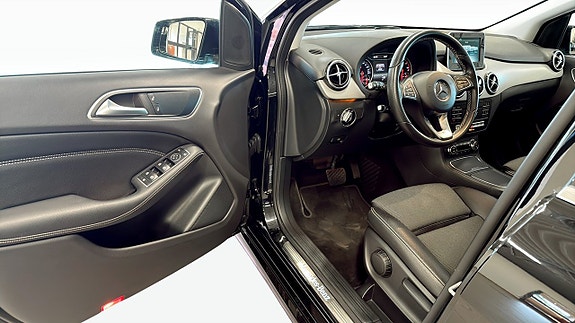 Mercedes-Benz B200 d 11 of 26