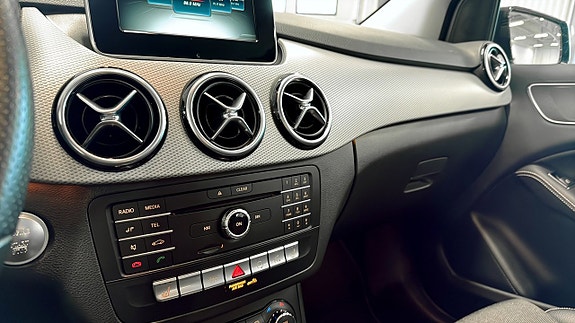 Mercedes-Benz B200 d 13 of 26