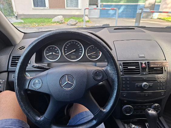 Mercedes-Benz C180 5 of 5