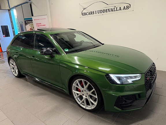 Audi RS4 2 of 28