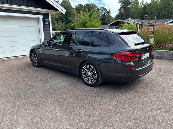 BMW 520d 3 of 12