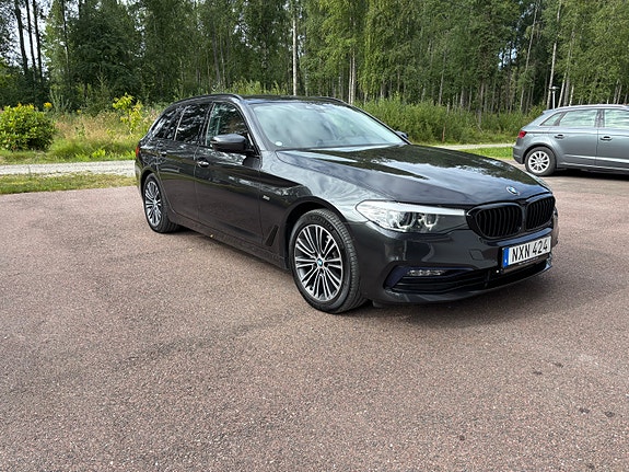 BMW 520d 2 of 12