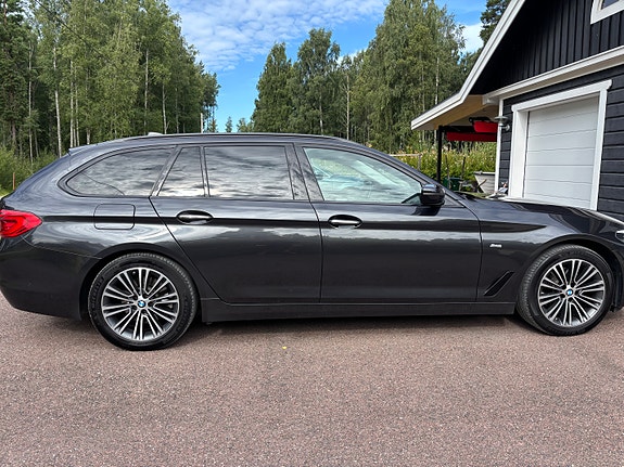 BMW 520d 8 of 12