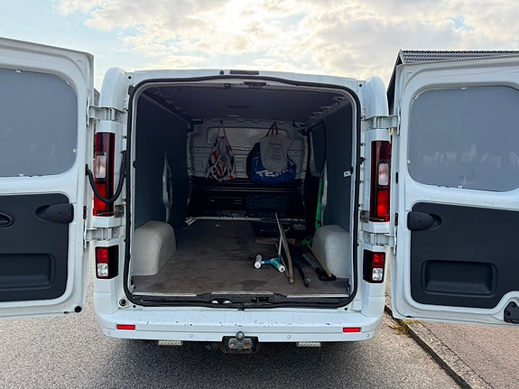 Opel Vivaro 4 of 5
