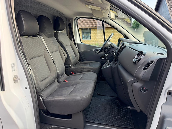 Opel Vivaro 5 of 5