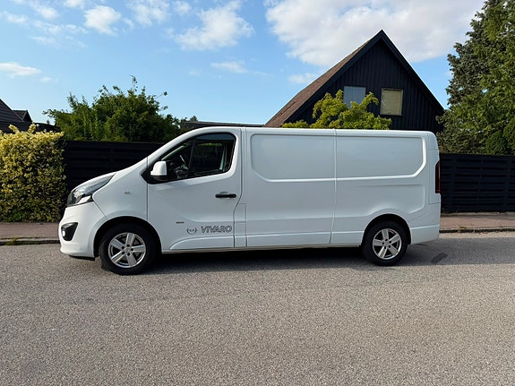 Opel Vivaro 2 of 5
