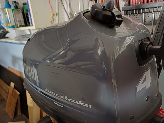 Uttern segeleka 450 med ny motor och bromsad båttrailer 5 of 7