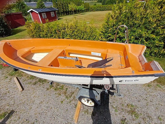 Uttern segeleka 450 med ny motor och bromsad båttrailer 3 of 7