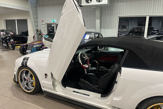 Ford Mustang 10 of 10