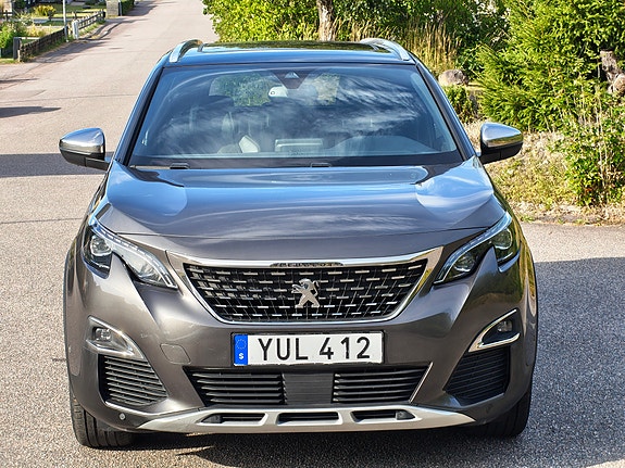 Peugeot 5008 2 of 25