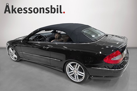 Mercedes-Benz CLK280 2 of 9