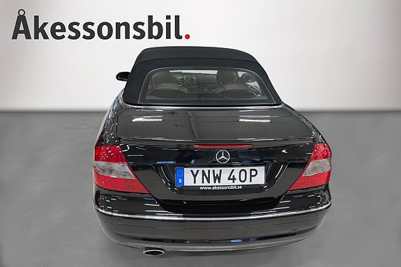 Mercedes-Benz CLK280 4 of 9