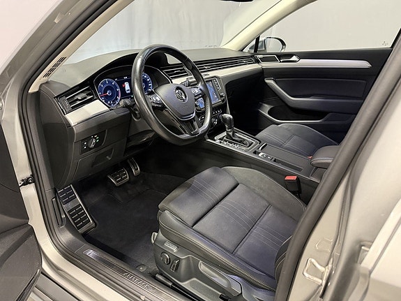 Volkswagen Passat Alltrack 10 of 22