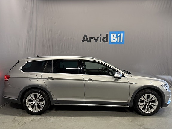 Volkswagen Passat Alltrack 7 of 22