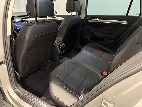 Volkswagen Passat Alltrack 21 of 22