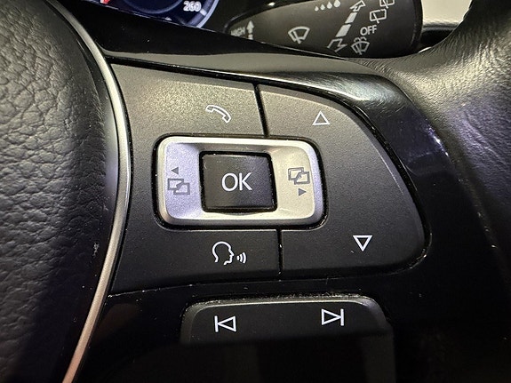 Volkswagen Passat Alltrack 15 of 22