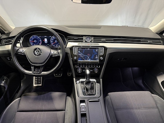 Volkswagen Passat Alltrack 11 of 22
