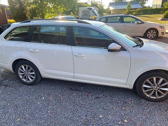 Skoda Octavia 3 of 10