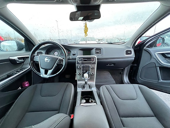Volvo V60 5 of 9