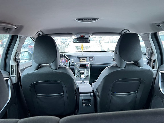 Volvo V60 6 of 9