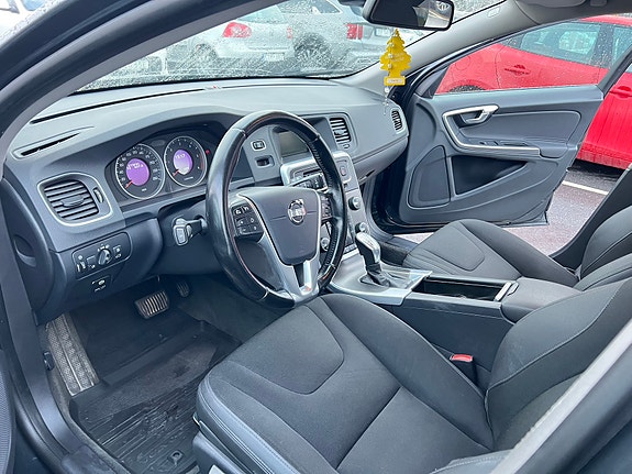 Volvo V60 9 of 9