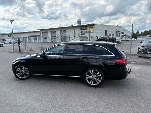 Mercedes-Benz C350 12 of 13