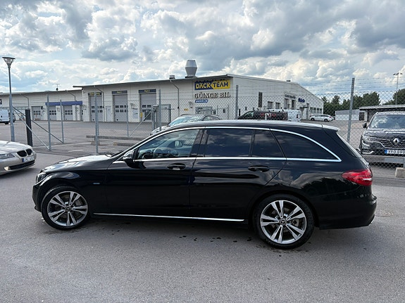 Mercedes-Benz C350 11 of 13