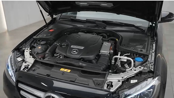 Mercedes-Benz C350 5 of 13