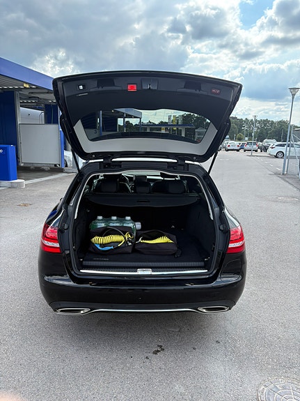 Mercedes-Benz C350 8 of 13