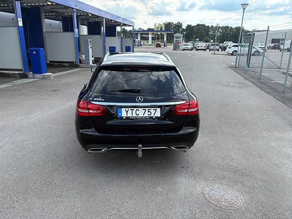 Mercedes-Benz C350 10 of 13