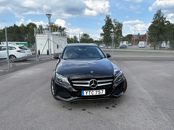 Mercedes-Benz C350 9 of 13