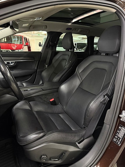 Volvo V90 Cross Country 11 of 29