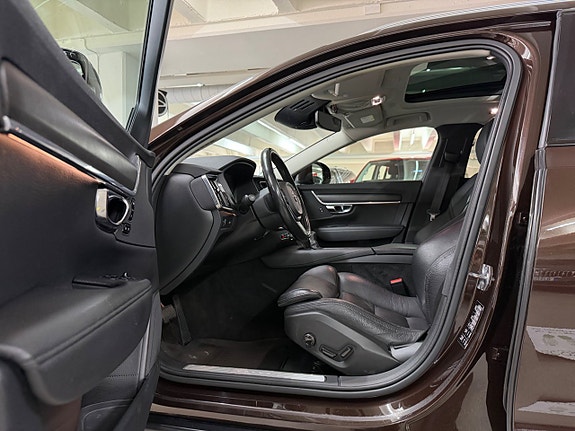 Volvo V90 Cross Country 10 of 29