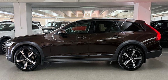 Volvo V90 Cross Country 2 of 29