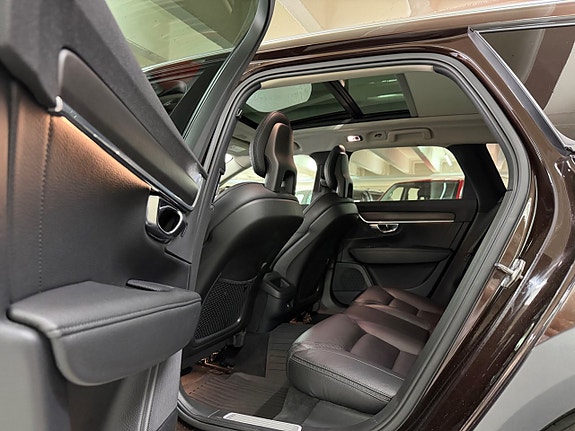 Volvo V90 Cross Country 12 of 29