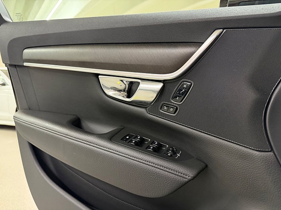 Volvo V90 Cross Country 14 of 29