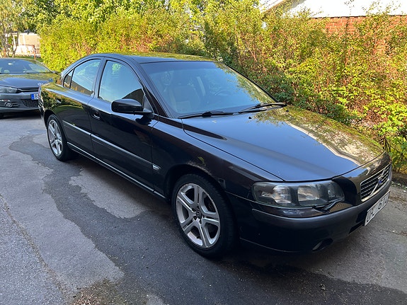 Volvo S60 2 of 4