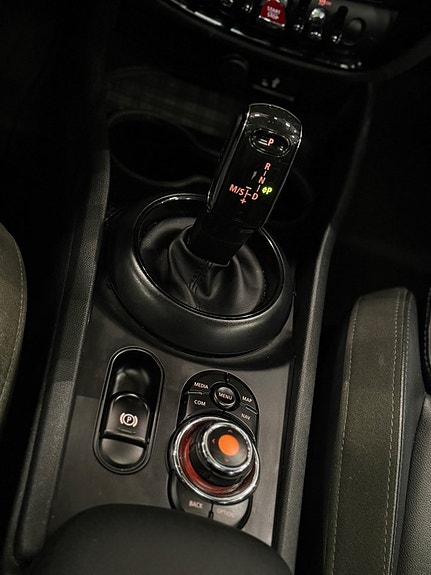 MINI Clubman Cooper 18 of 26