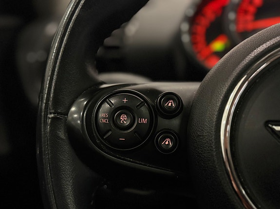 MINI Clubman Cooper 24 of 26
