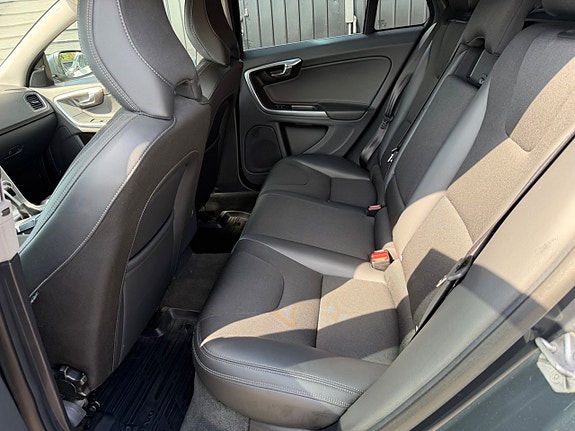 Volvo V60 16 of 30