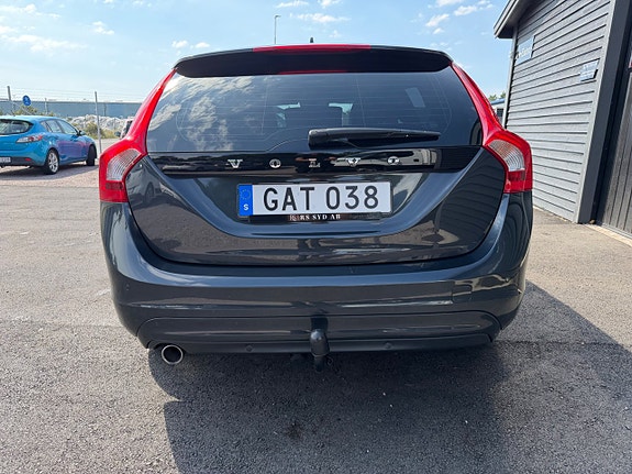 Volvo V60 9 of 30