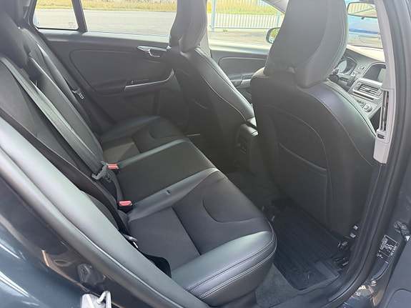 Volvo V60 22 of 30
