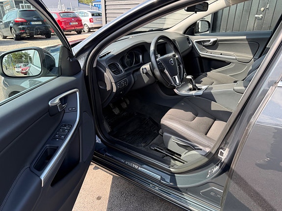 Volvo V60 10 of 30