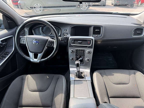 Volvo V60 17 of 30