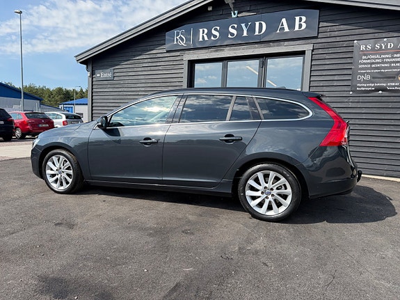 Volvo V60 5 of 30