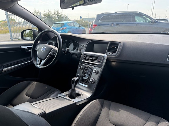 Volvo V60 15 of 30