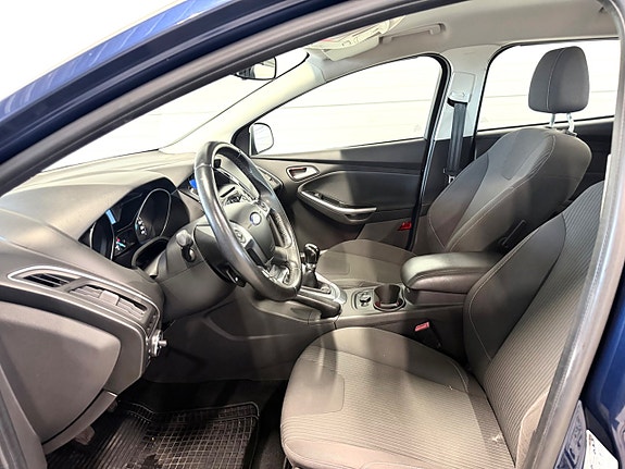 Ford Focus 9 of 16