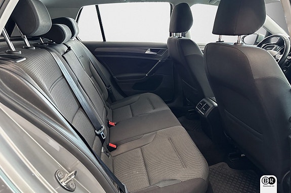 Volkswagen Golf VII 9 of 16